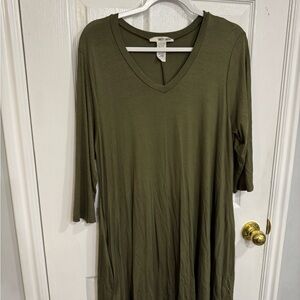 Relaxed Olive V-Neck Midi Dress